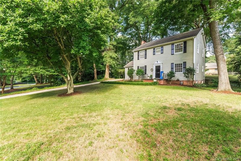 1139 S Edgemont Ave, Gastonia, NC 28054