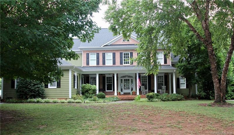 18815 Riverwind Ln #6, Davidson, NC 28036