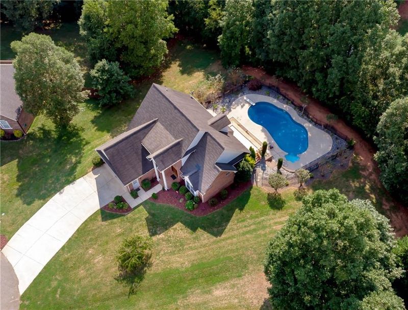 4172 Tuscany Ct, Hickory, NC 28602