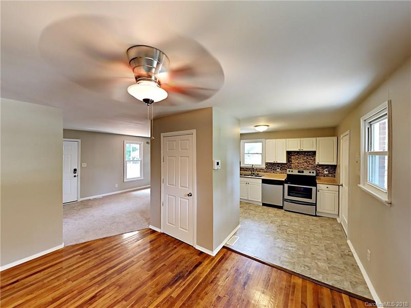 5220 Queen Anne Rd, Charlotte, NC 28217