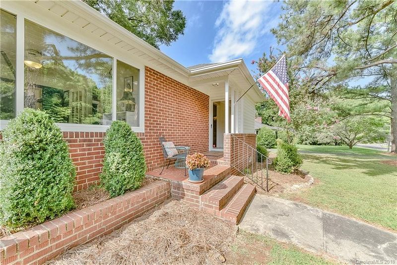 1326 Drexmore Ave, Charlotte, NC 28209