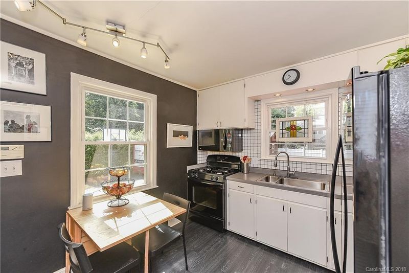1326 Drexmore Ave, Charlotte, NC 28209