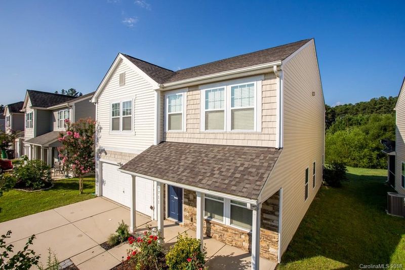 9711 Cayenne Dr, Charlotte, NC 28214