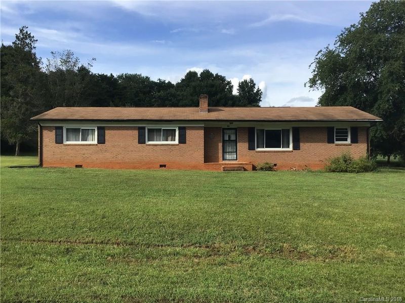 195 E Meadowview Dr, Statesville, NC 28625