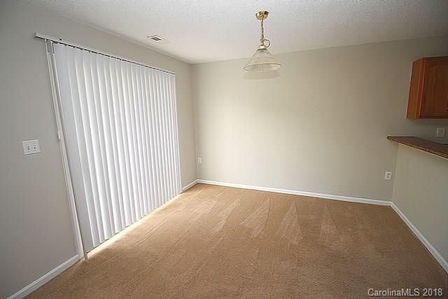 2404 Smugglers Ct, Charlotte, NC 28216
