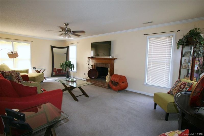 4200 Hounds Run Dr, Matthews, NC 28105