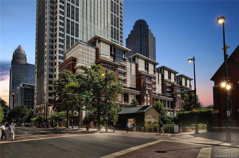 435 S Tryon St #807, Charlotte, NC 28202