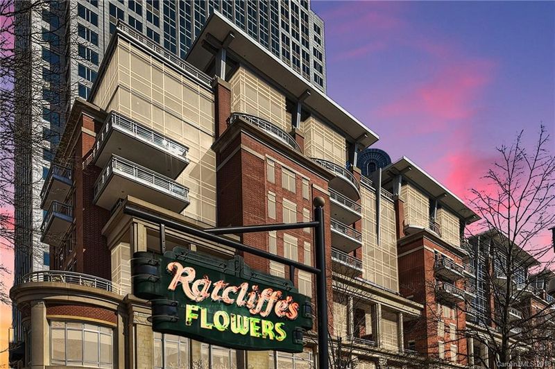 435 S Tryon St #807, Charlotte, NC 28202