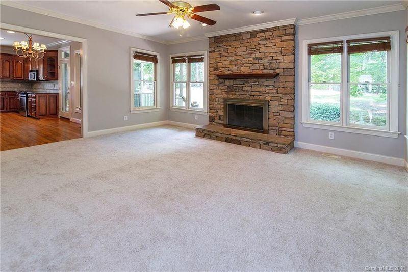 4628 Snow Dr, Harrisburg, NC 28075