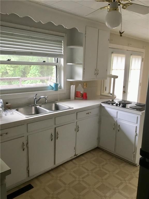 212 3rd Ave NE, Conover, NC 28613