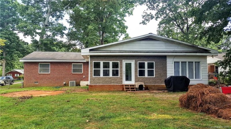 425 Coolidge Ave, Statesville, NC 28677
