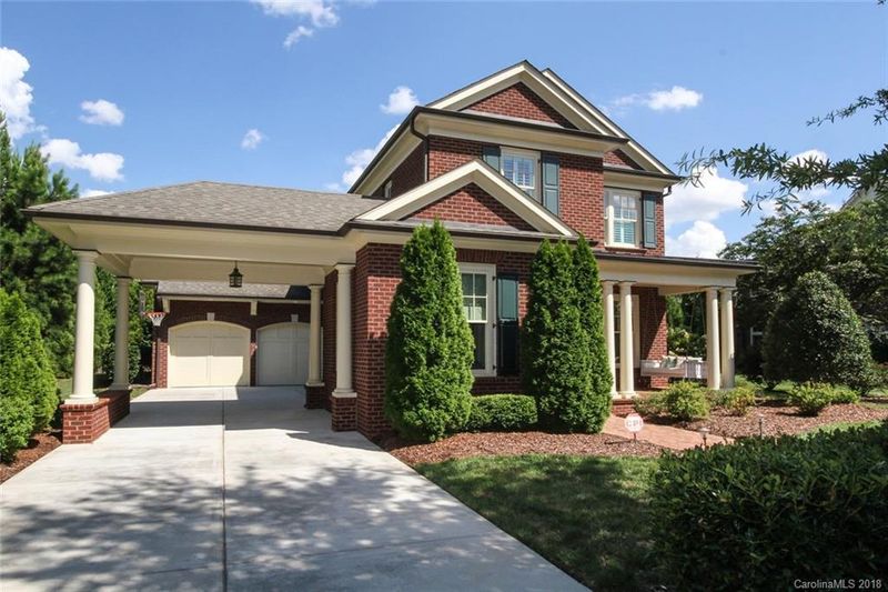 8418 Robbins Crescent Dr, Cornelius, NC 28031