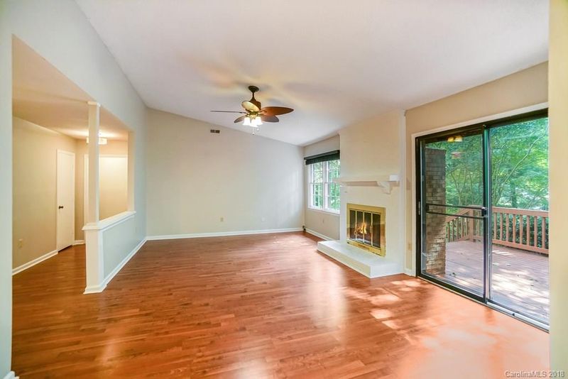 8221 Oakley Ln, Charlotte, NC 28270