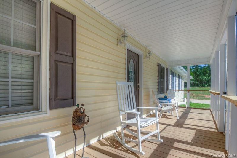 810 Rutledge Dr, Catawba, SC 29704