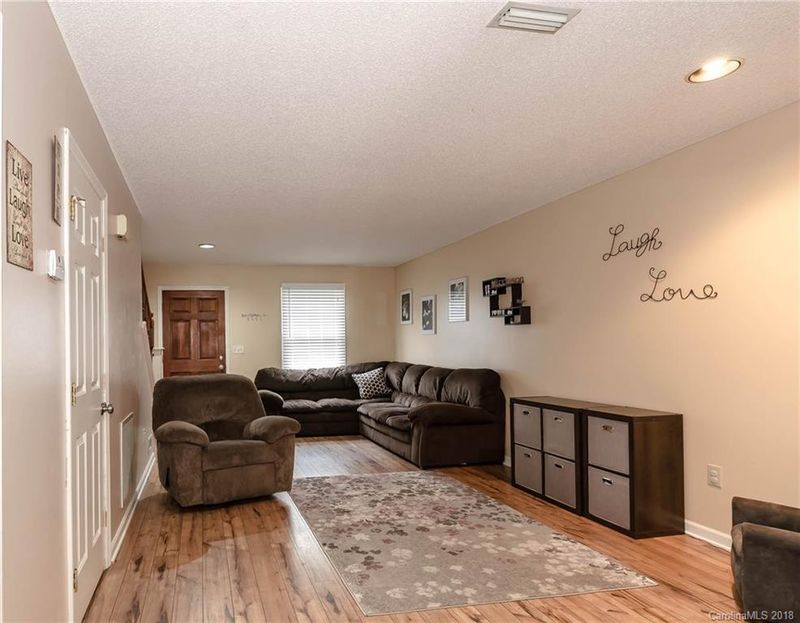 813 21st Ave, Hickory, NC 28601