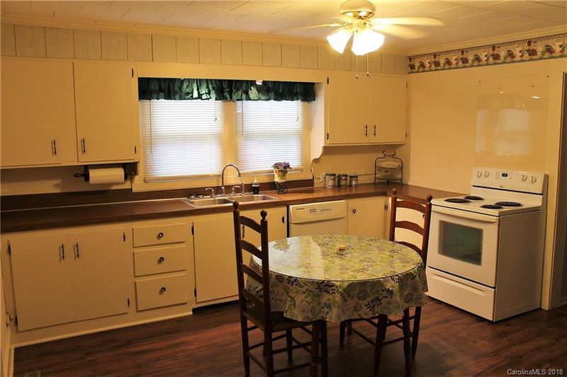808 Ruth Ave, Kannapolis, NC 28083