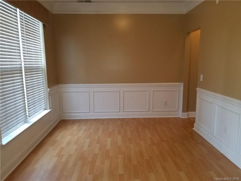 725 Pawley Dr, Charlotte, NC 28214