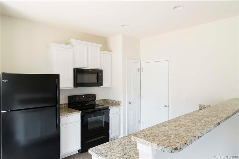 853 Joselynn Dr, Ranlo, NC 28054