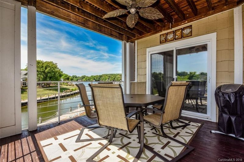 18525 Harborside Dr #8, Cornelius, NC 28031