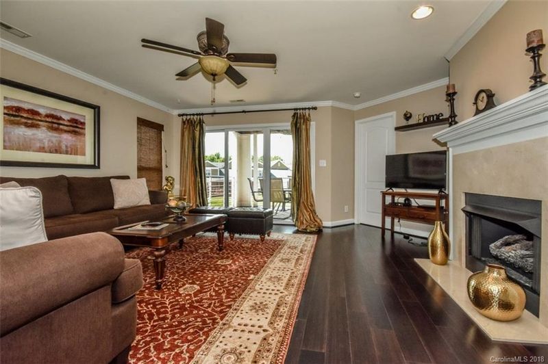 18525 Harborside Dr #8, Cornelius, NC 28031
