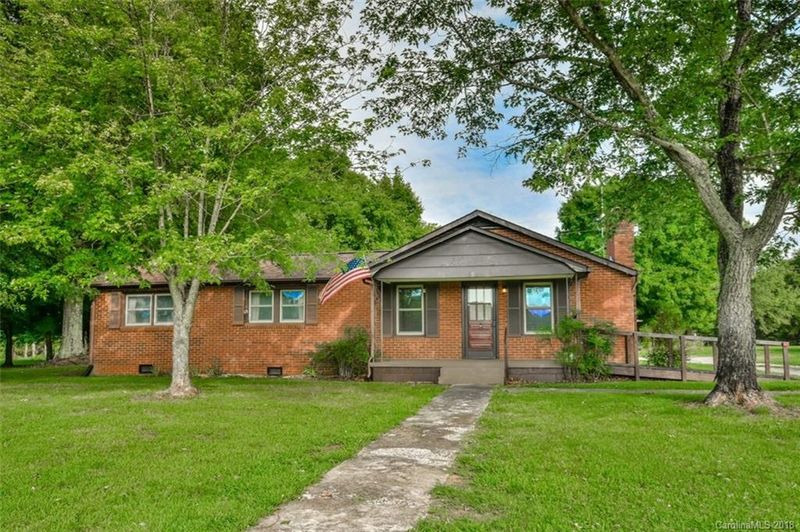 392 Gilbert Rd, Statesville, NC 28677