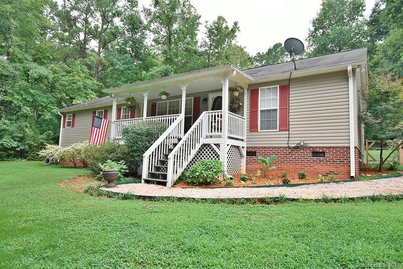 3265 Broadhurst Ln, Clover, SC 29710