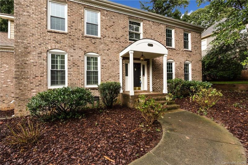 824 Brightwood Ln, Matthews, NC 28105