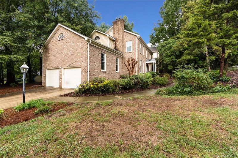 824 Brightwood Ln, Matthews, NC 28105