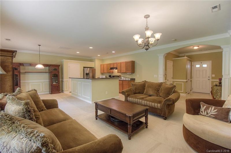 5611 Chiefly Ct, Charlotte, NC 28212