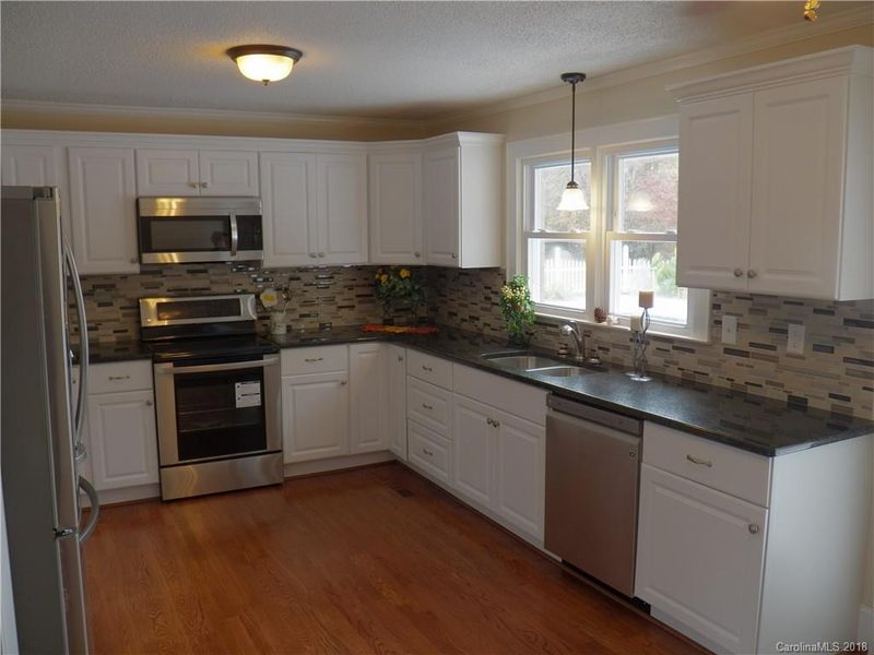 225 Charlotte St, Alexis, NC 28006