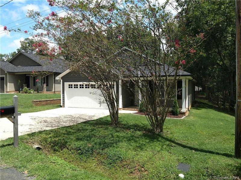 696 Murphy St, Kannapolis, NC 28081