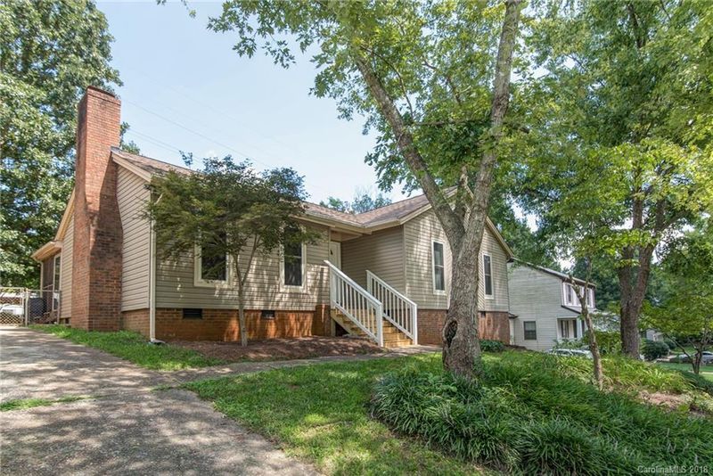 9513 Barkridge Rd, Mint Hill, NC 28227
