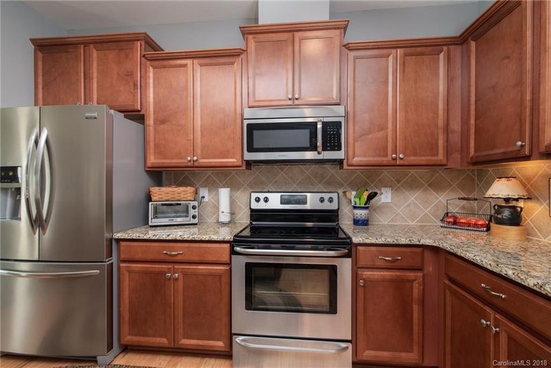 2772 Sawbridge Ln, Gastonia, NC 28056