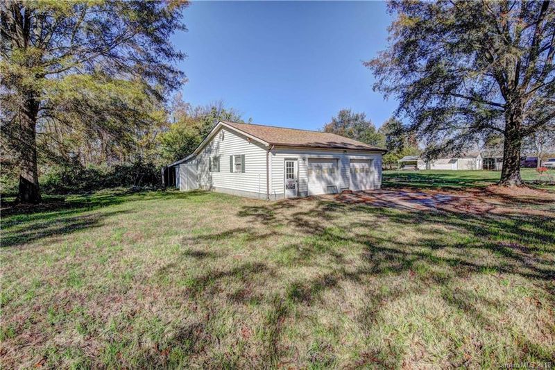 5940 Smith Lake Rd, Mount Pleasant, NC 28124