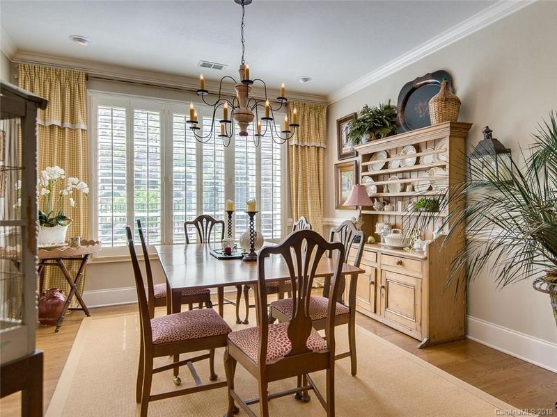 1611 Bibury Ln, Charlotte, NC 28211