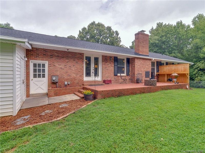 2007 Forest Hills Ln, Monroe, NC 28112