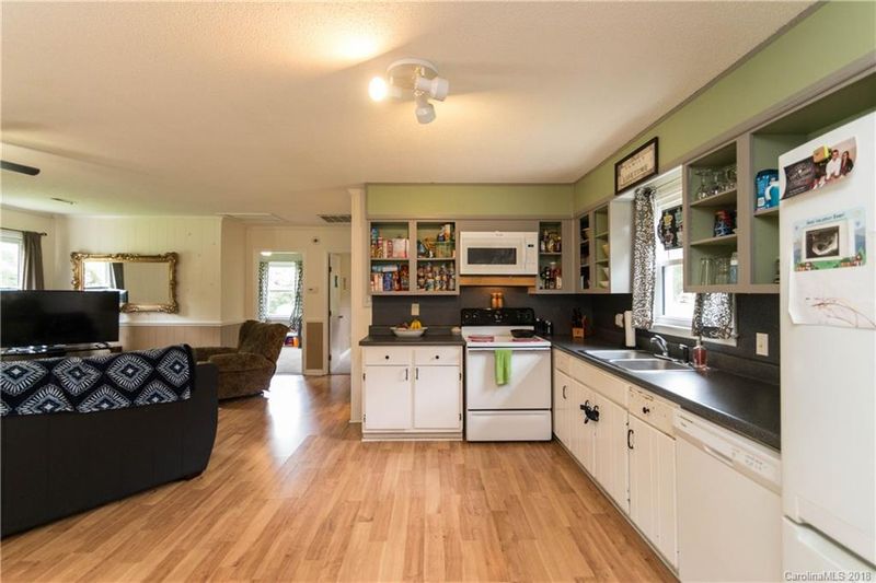 2110 Beamguard Rd, Clover, SC 29710