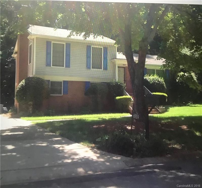 6824 Ludwig Dr, Charlotte, NC 28215