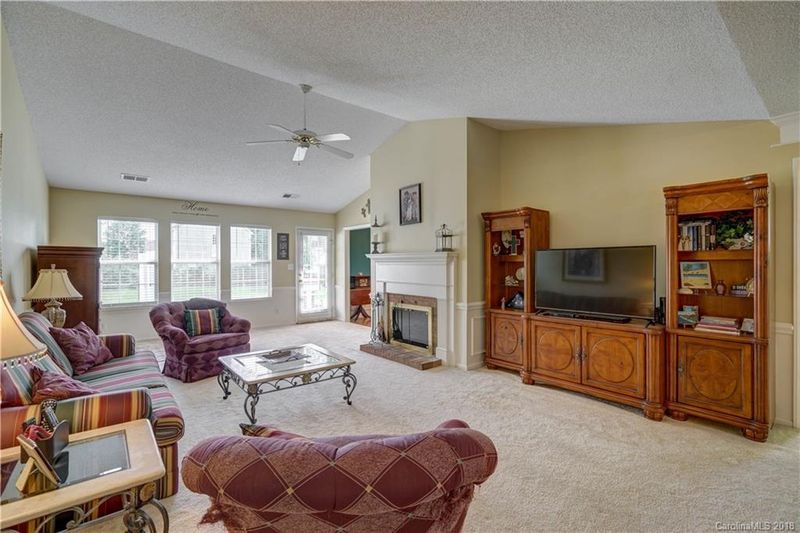 4529 Brownes Ferry Rd, Charlotte, NC 28269