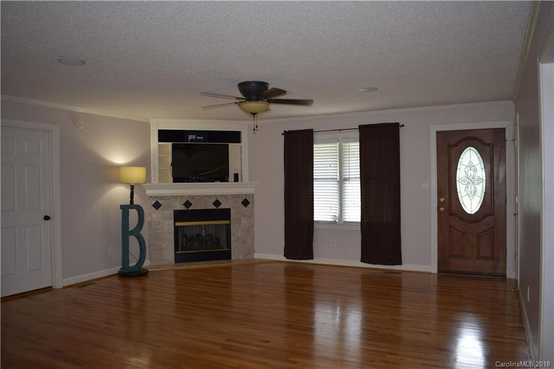 115 Morrison Creek Rd E, Statesville, NC 28625
