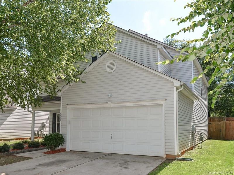 2720 Reid Meadows Dr, Charlotte, NC 28208