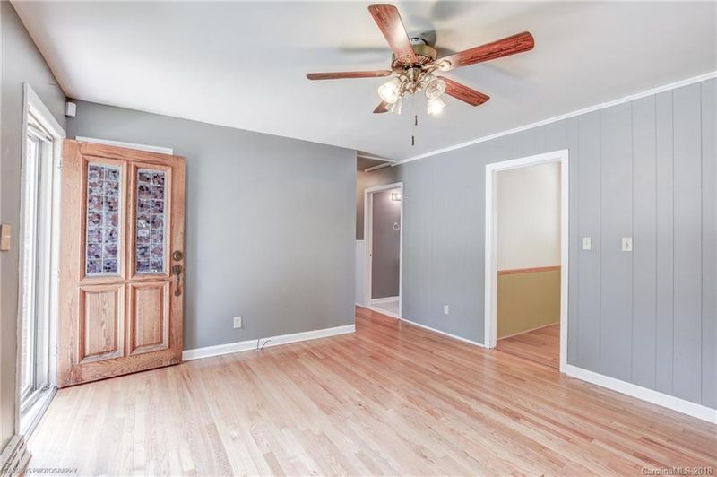 3025 Crescent Ln, Gastonia, NC 28052