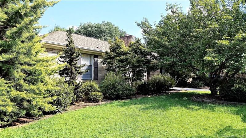 4603 Whispering Oaks Dr, Charlotte, NC 28213