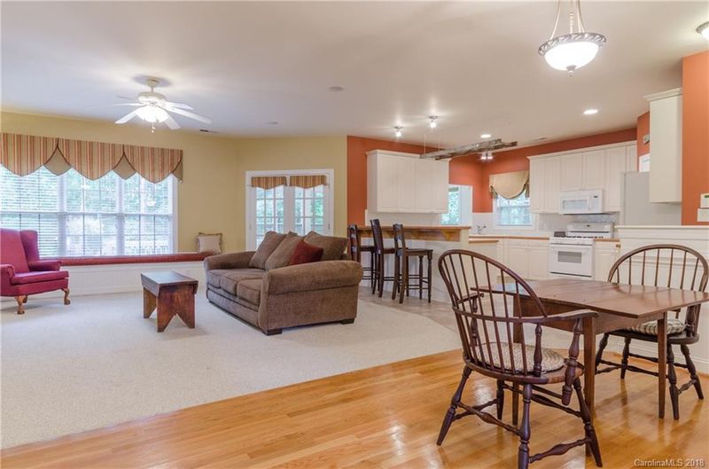 8708 Brookgreen Dr, Mint Hill, NC 28227