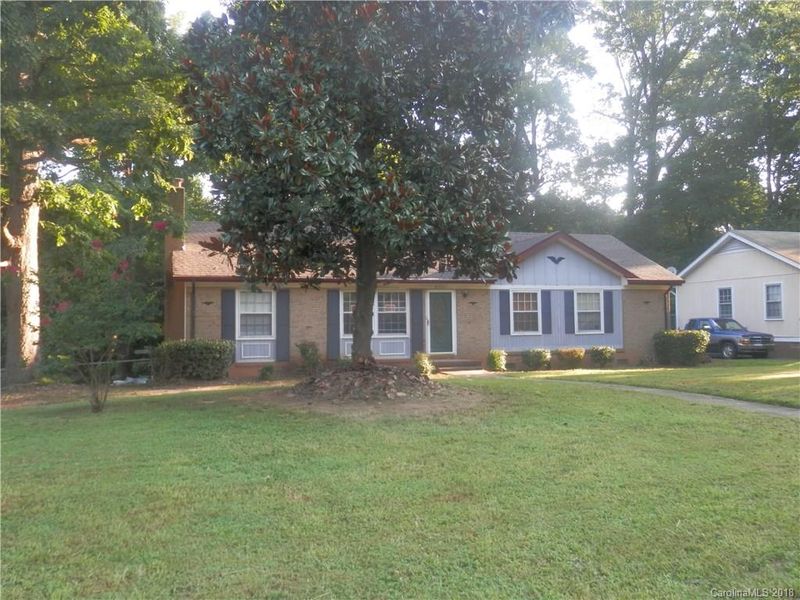 8701 Deerwood Rd, Charlotte, NC 28214