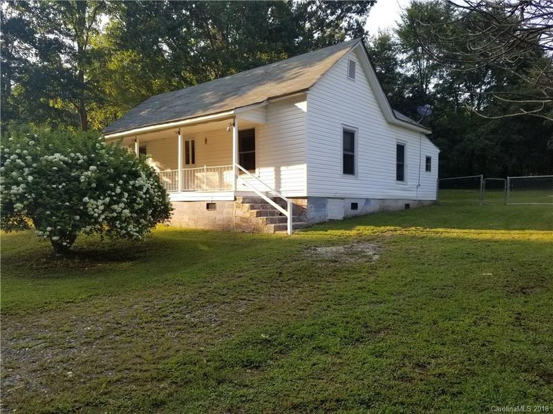 112 Garrison Rd, Dallas, NC 28034