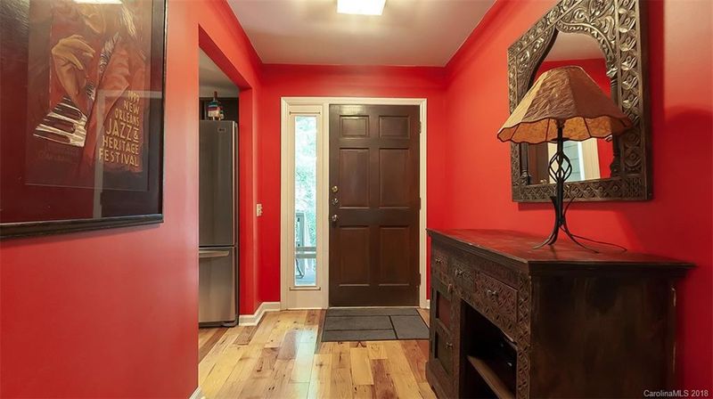 7701 Robin Crest Rd, Charlotte, NC 28226