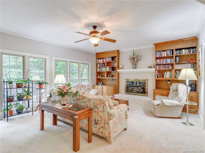 5301 Remford Ct, Charlotte, NC 28215
