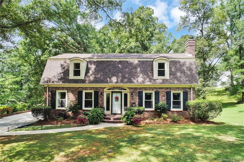 105 Hillcrest Dr, Chester, SC 29706