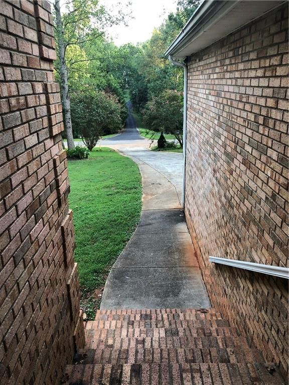 148 Hunters Pointe Dr, Dallas, NC 28034